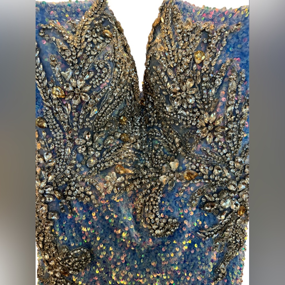 Elegant Blue Sequin Prom/Gown - Picture 7 of 10